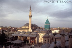shrine of rumi in turkey